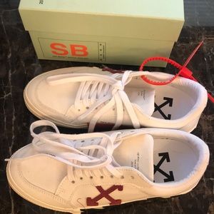 NWT Off White Arrow Canvas Sneakers